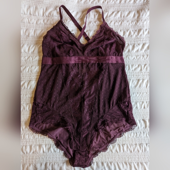 torrid Other - Torrid Dot & Lace Bodysuit. Size 00. Color: Winetasting.